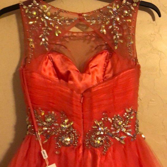 Beautiful prom dress - Picture 6 of 7